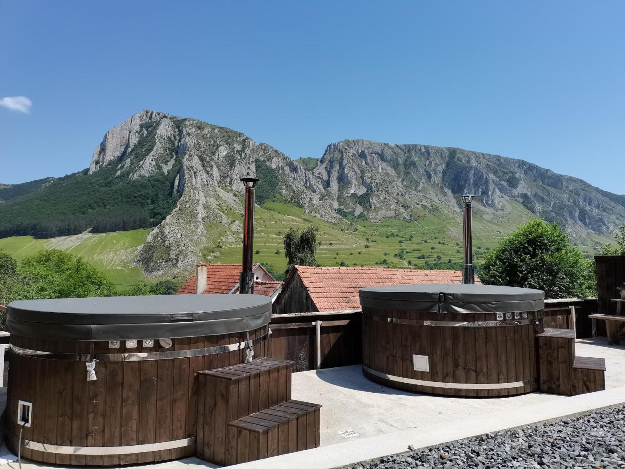 Long Rock Chalets Rimetea Extérieur photo