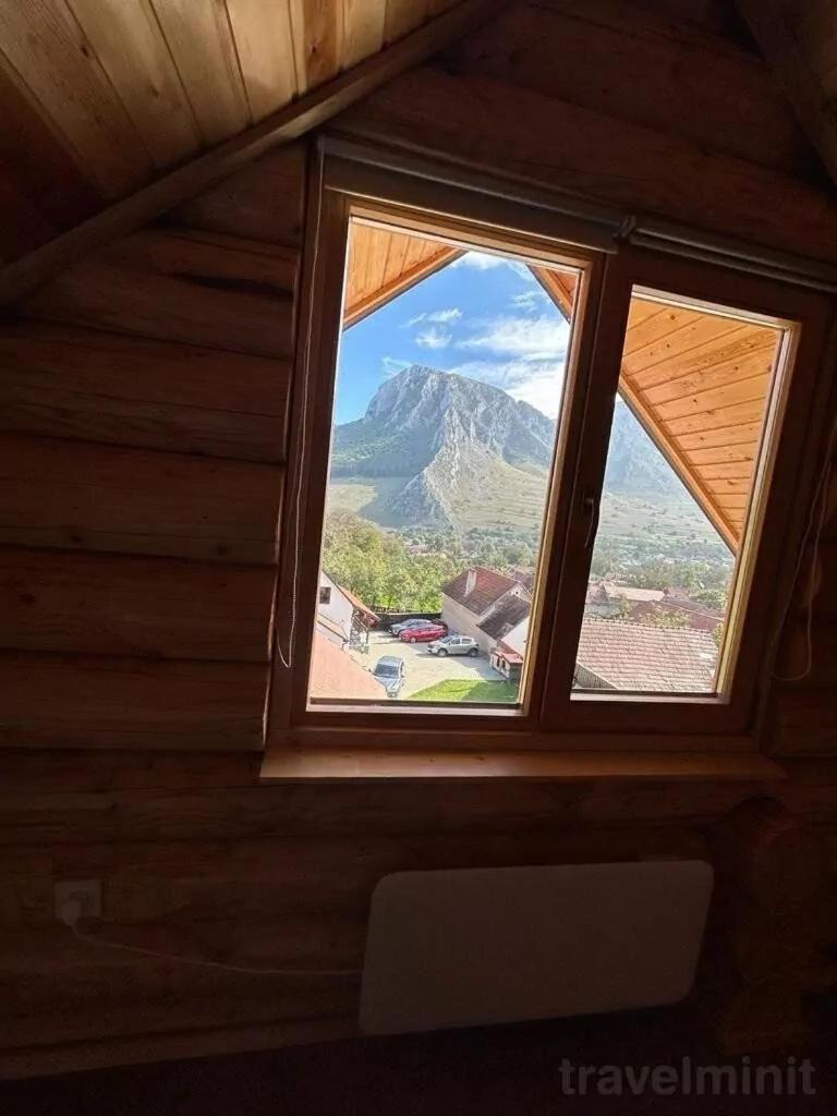 Long Rock Chalets Rimetea Extérieur photo